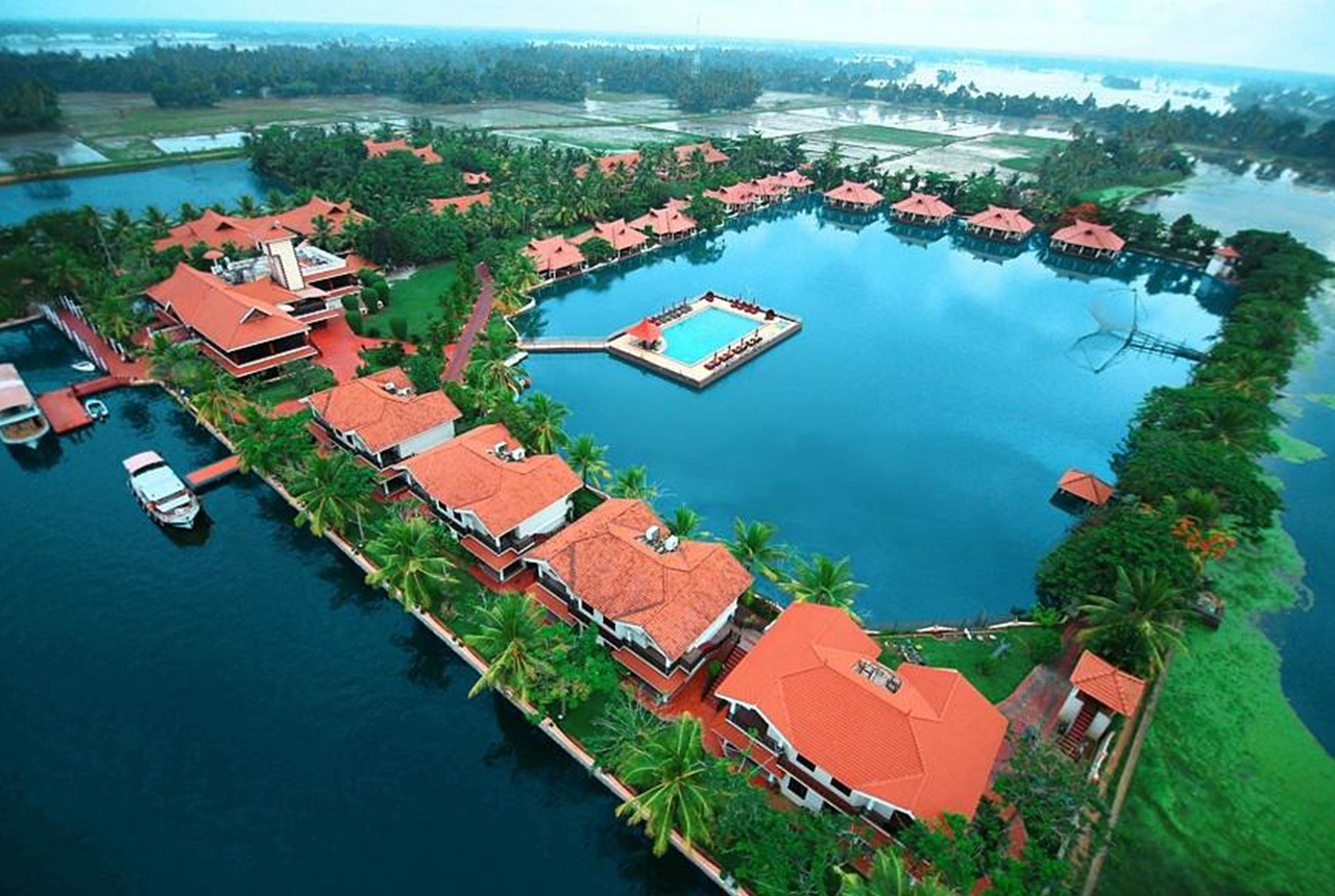 The_Lake_Palace_Alleppey (1)